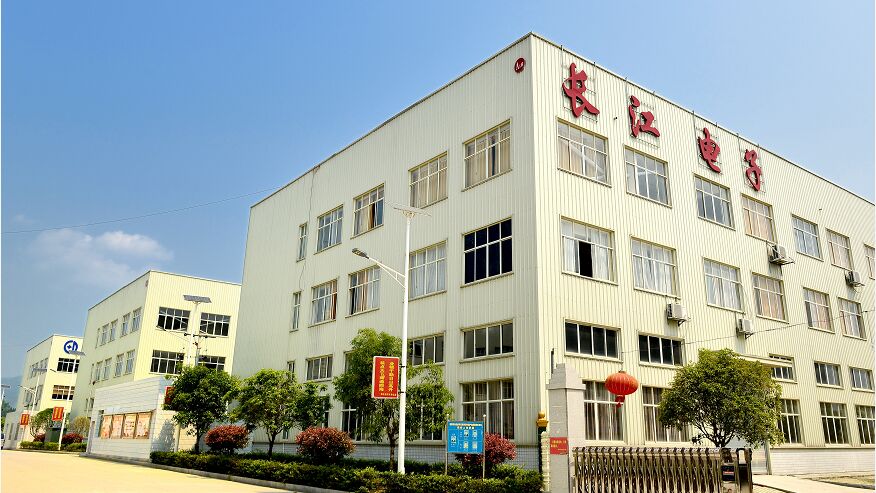 超純水機-婁底長江電子與成都奧邁科技簽訂超純水機購銷合同！